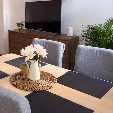 Apartament Stylishe Maisonette - 4 Schlafplaetze - 2 Smart-tvs Perleberg