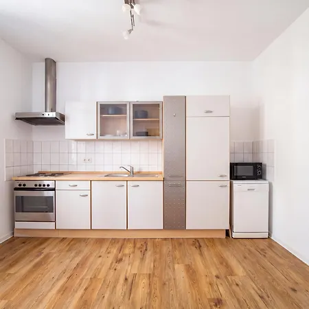 Stylishe Maisonette - 4 Schlafplaetze - 2 Smart-tvs * Perleberg